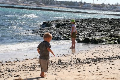 childs on the beach