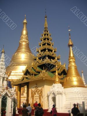 Shwedagong pagoda