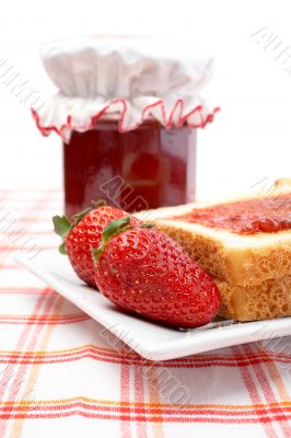 Strawberries and toasts
