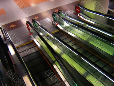 escalator people mover