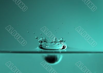 Water crown