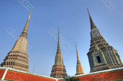 wat pho temple chedis