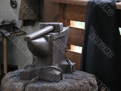 Anvil and hammer