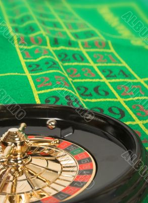 moving roulette with ball