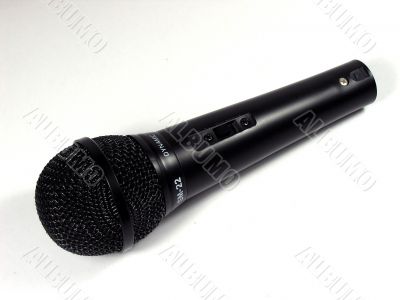 Microphone