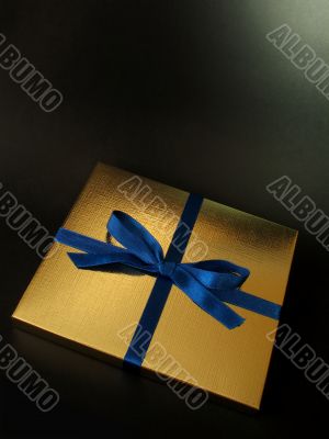 Gold gift box - 1