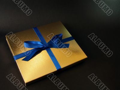 Gold gift box - 2