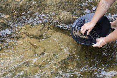 gold panning for gold