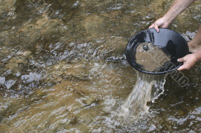 gold panning for gold