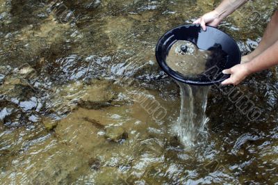 goldpanning