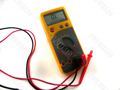 Electronic multimeter