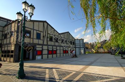 Colonial construction