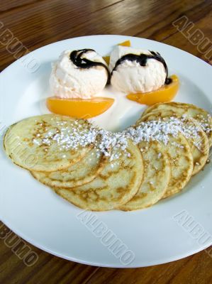 mini pancakes and ice-cream