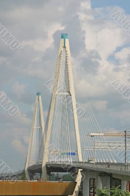 Guyed bridge
