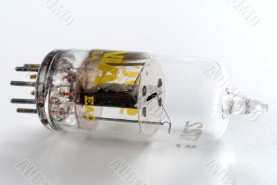 Vacuum tube