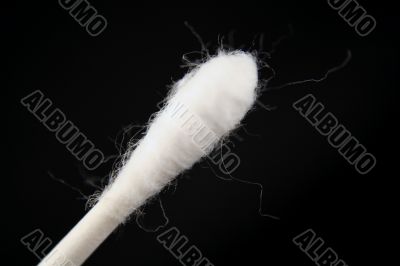 Qtip on black