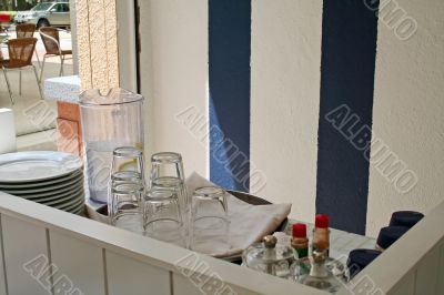 Waiter stand