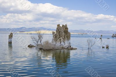 Tufa formations at Mono Lake