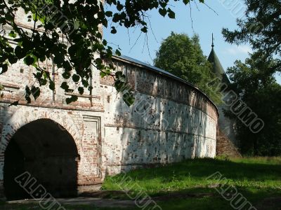 Ipaty, Serfdom wall 4