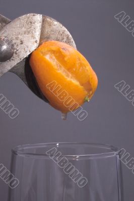 Squeezing an Orange