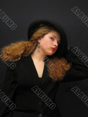 lady in hat
