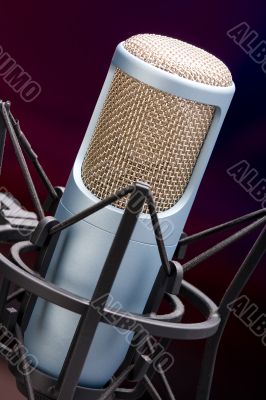 Mic on stage 3
