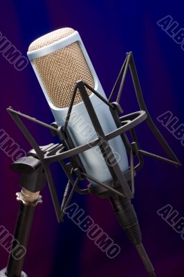 Mic on stage 5