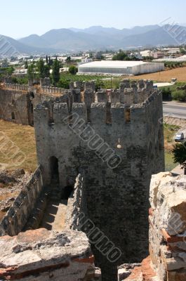 Mumure Castle -	crenellations