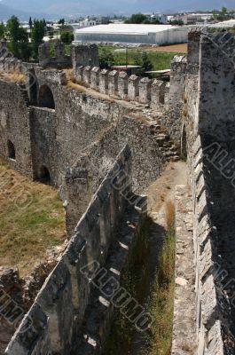 Mumure Castle -	crenellations