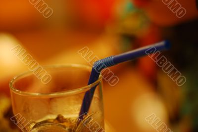 straw and ice