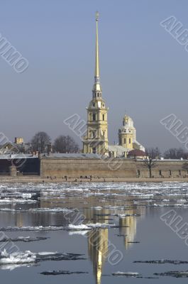 St-Petersburg, floating of ice