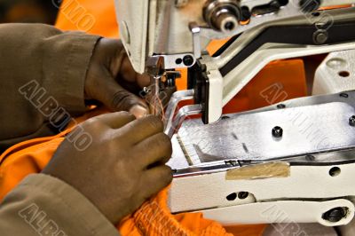 Industrial sewing machine