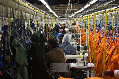 Industrial sewing machine