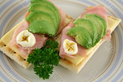 Avo Crackers 4