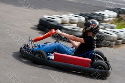Racing car
