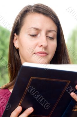 girl reads