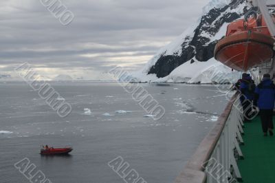 Polar landing boat