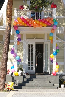 The house with balloons 4