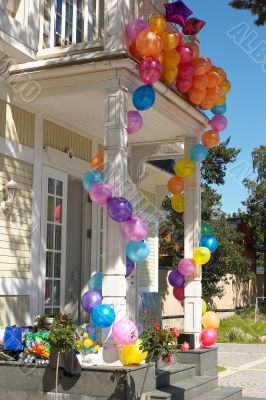 The house with balloons 5