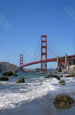 Golden Gate Bridge beach view