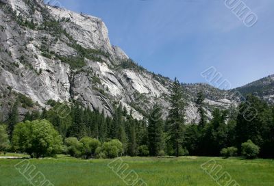 Hiking in Yosemite National Park