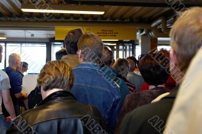 queue to passport control