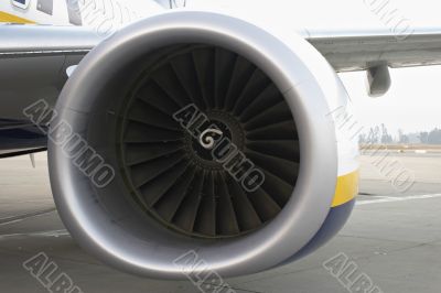 Airplane engine