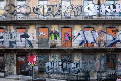 graffity on the old house