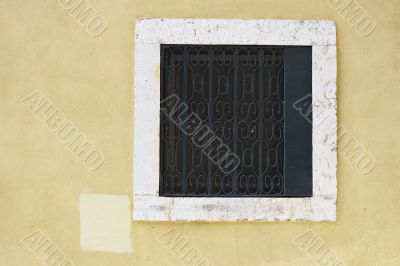 square window