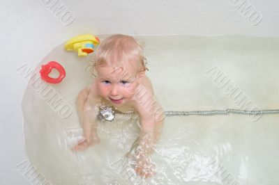 baby bathing