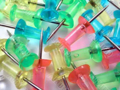 Multicolored  drawing-pins