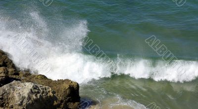 wave crashing