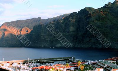Los Gigantes Bay