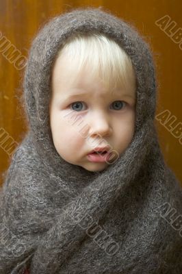 girl in shawl